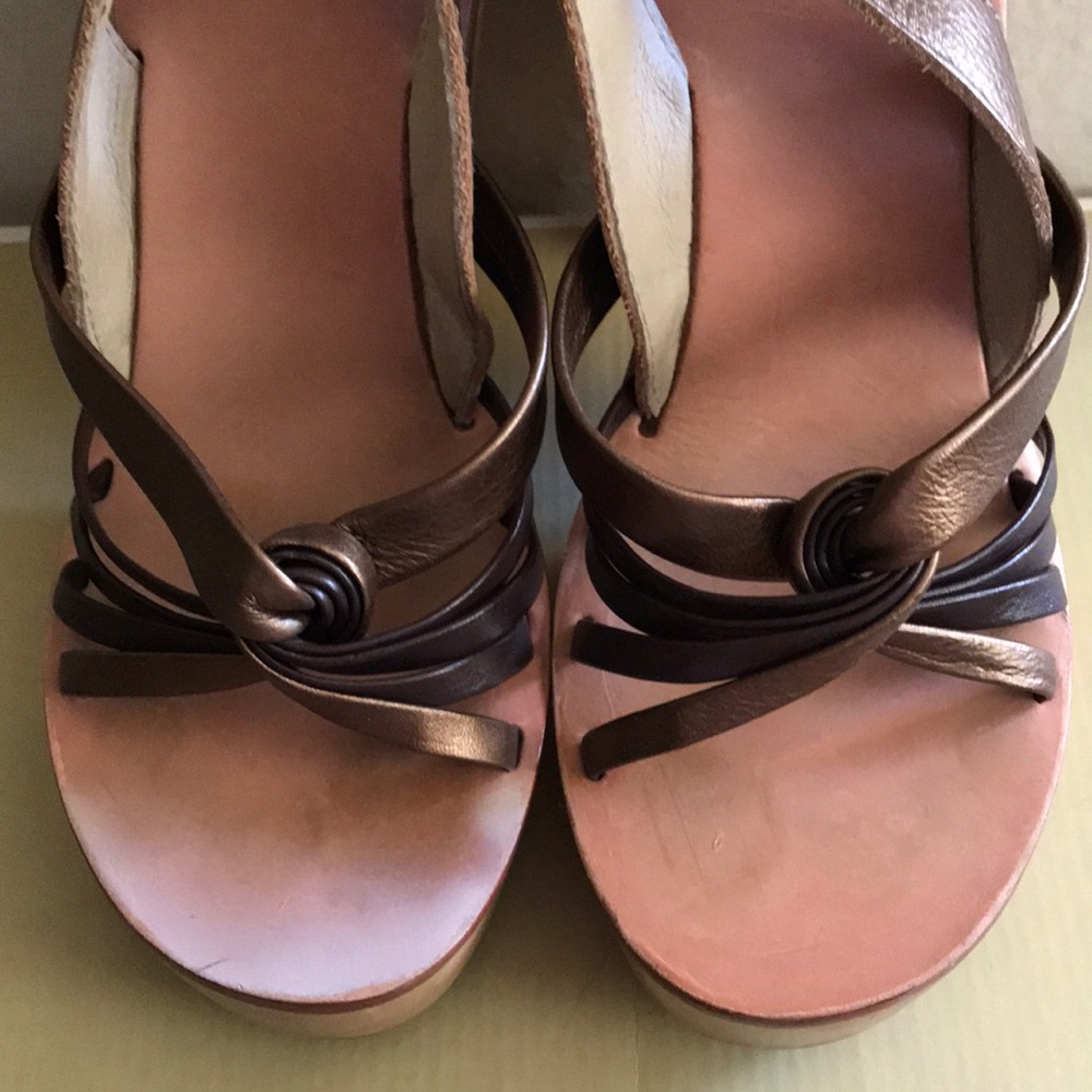 Michael-Michael Kors wooden heel. - Picture 4 of 7